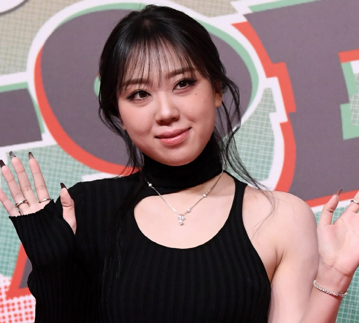 Lee Young-ji Satisfied After 4 Years of Contemplation on Under-Eye Fat Transfer