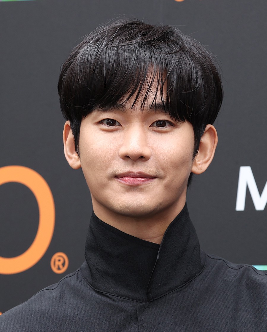 Kim Soo-hyun Confirmed as Presenter at 2026 TMA, Marking First Domestic Appearance in 18 Months