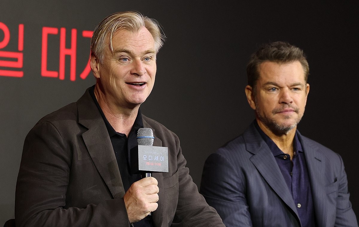 Christopher Nolan Finally Visits Korea After 10 Years of Wanting To