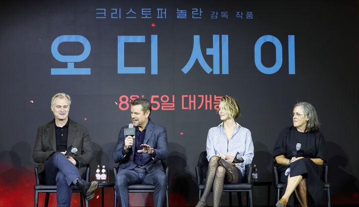 Christopher Nolan Finally Visits Korea After 10 Years of Wanting To