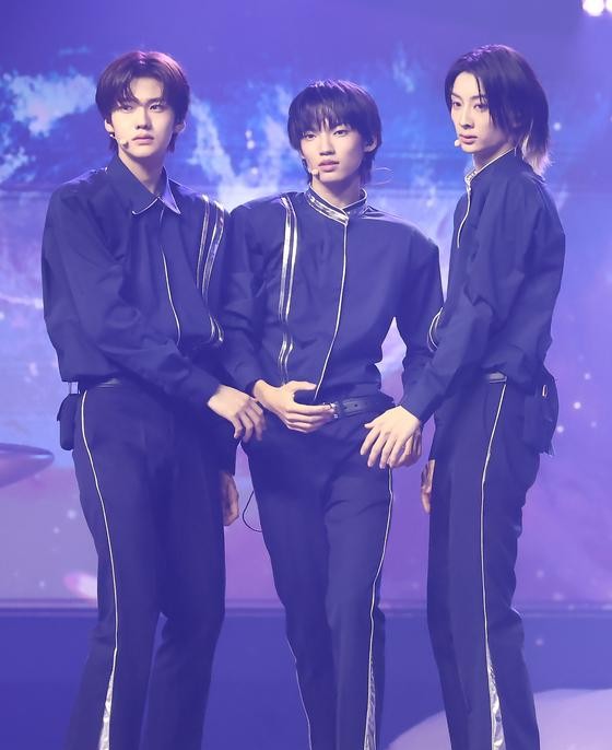 A2O SOUL Debut With 15 Members at KINTEX and Lead With SUPERSTAR