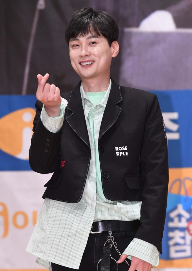 Min Kyung-hoon steps back from Knowing Brothers after 11 years, but it's not a goodbye