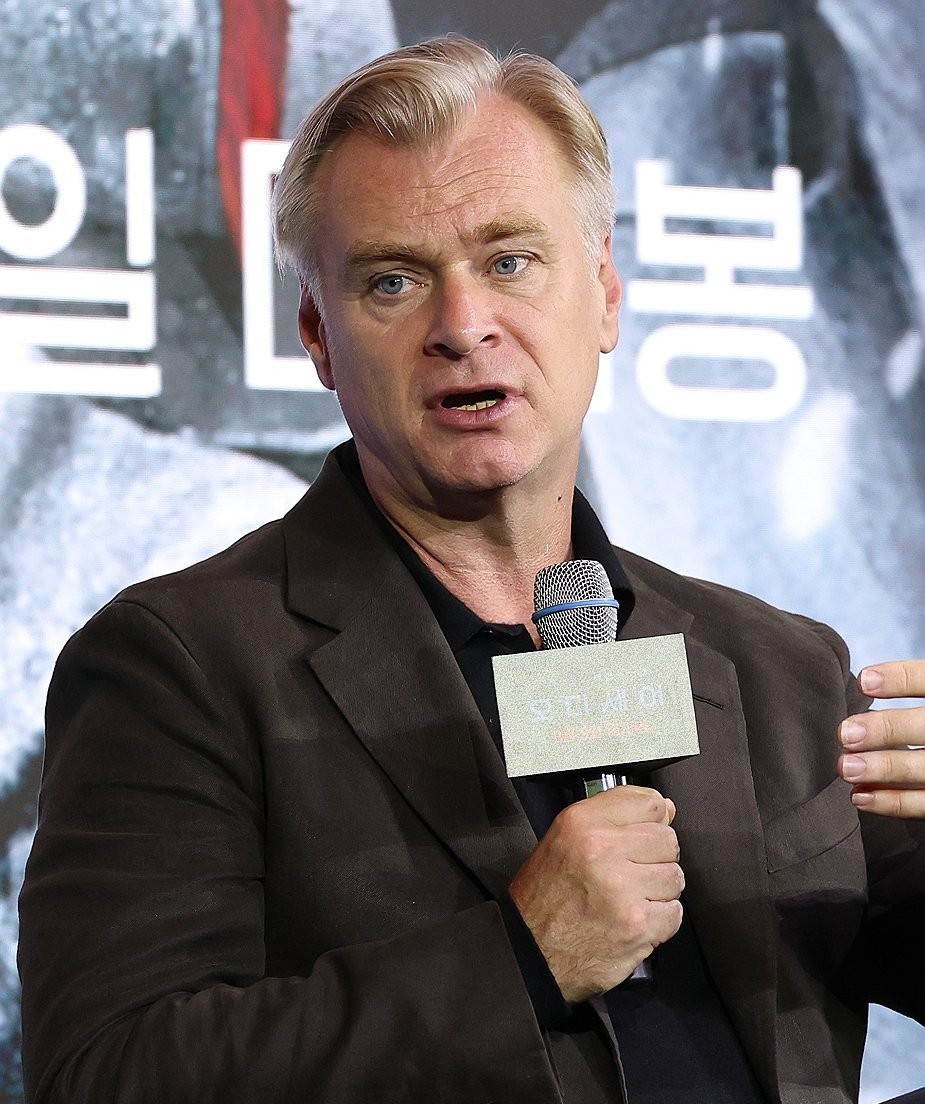 Christopher Nolan Finally Visits Korea After 10 Years of Wanting To