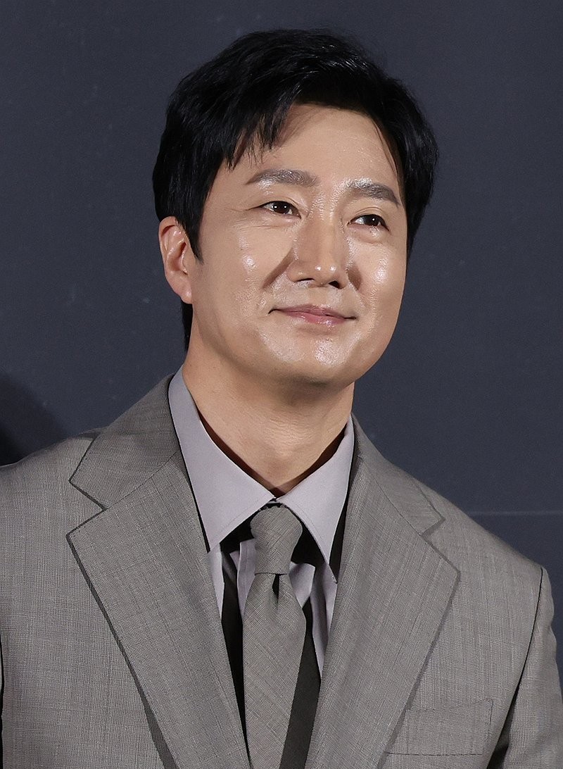 Yu Hae-jin and Park Hae-il Lead First Film About 1974 First Lady Assassination, Headed to Toronto