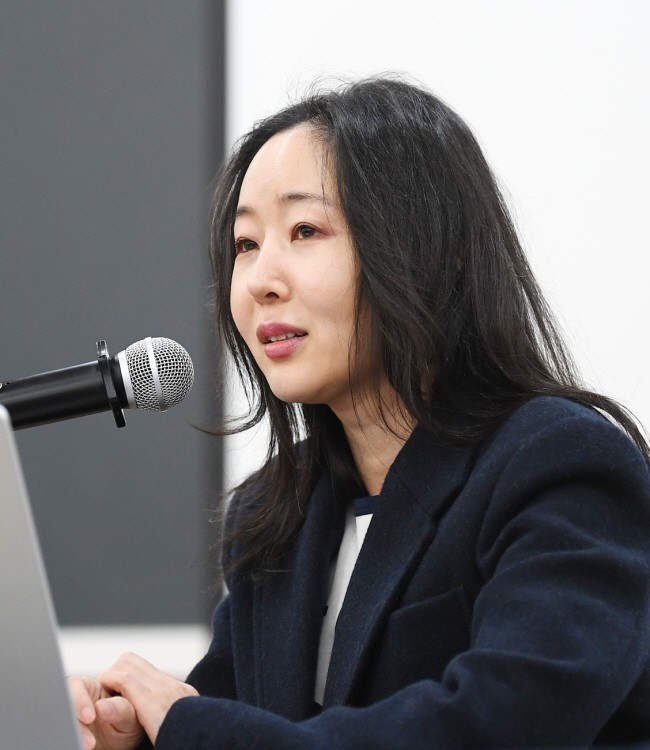 Police Send Min Hee-jin and 2 Ex-ADOR Execs to Prosecutors Over ILLIT Copy Claims