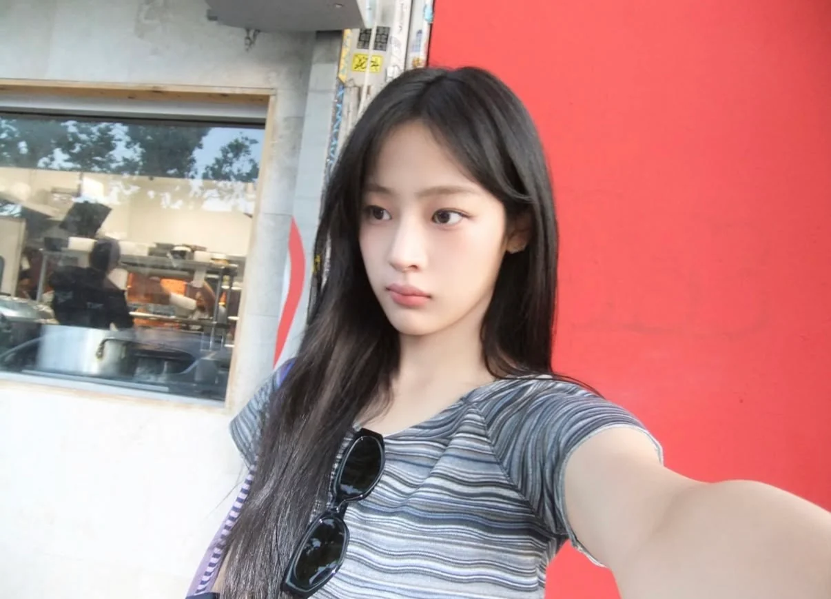 NewJeans Post New Photos for 4th Anniversary, and Fans Still Notice Danielle's Absence