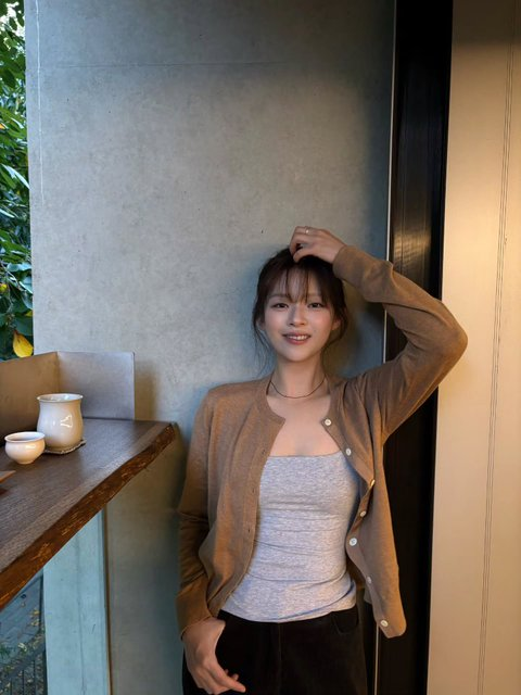 TWICE's Jeongyeon Is Back in Her Glory Days, but One Thread Won't Let the Timing Go