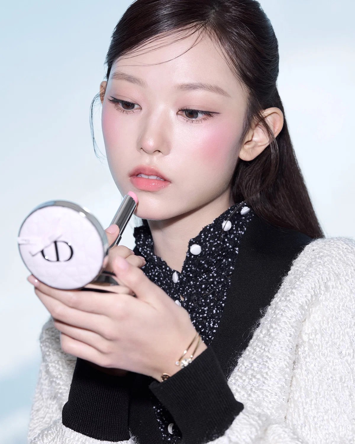 Dior Beauty Posts NewJeans' Haerin, and the Comment Section Is 10 for 10 on 'Too Pretty'