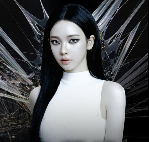 Karina's 'LEMONADE' Smoky Eye Is Cold, Sharp, and Actually Replicable