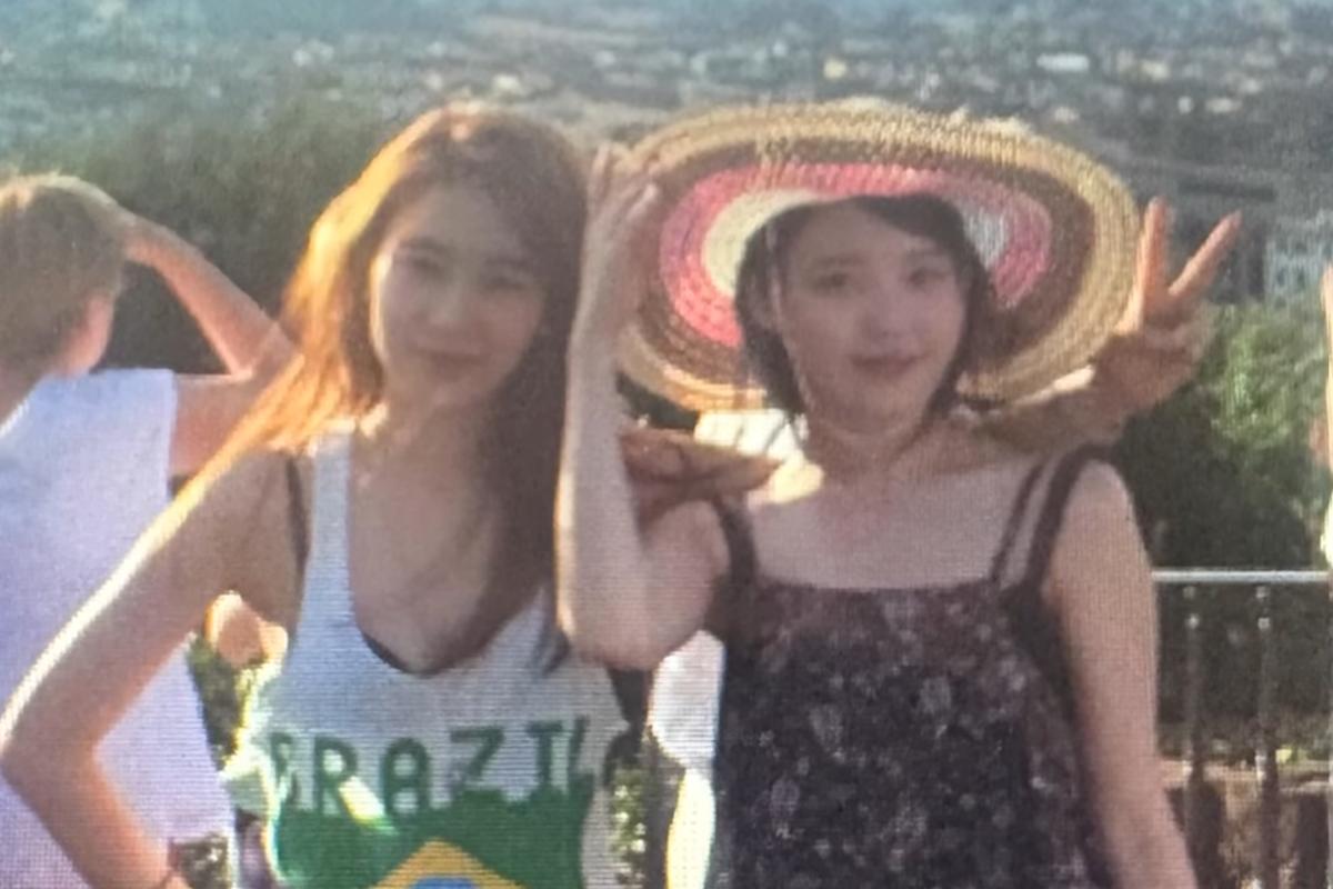 IU Photographed a Phone Screen to Save 15-Year Friendship Memories