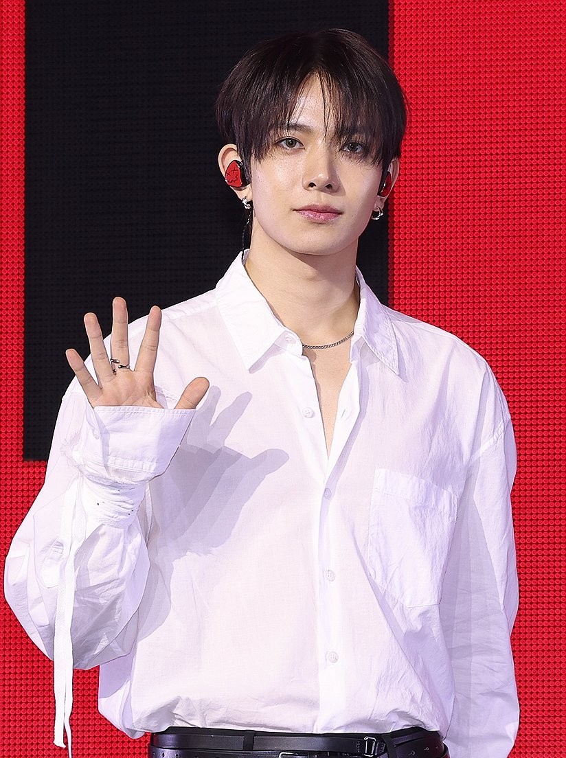 EVAN on ENHYPEN's Billboard No. 1, Fan Heartbreak, and the Childhood Illness He Kept Hidden Until Now