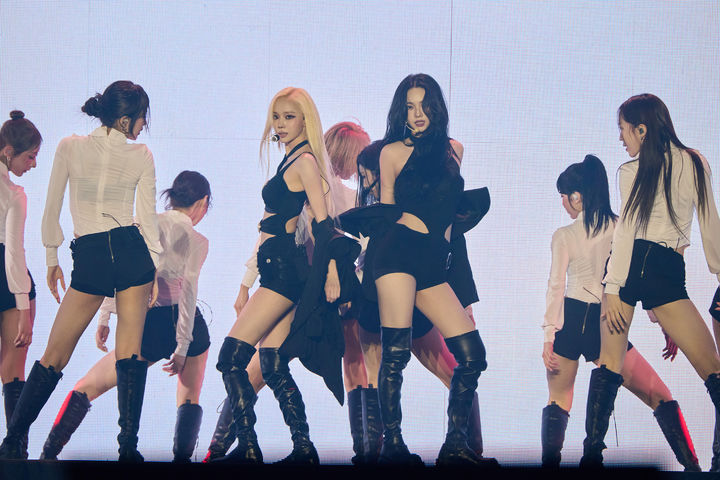 aespa's Historic Gocheok Sky Dome Debut: 27 Songs, Emotional Moments, and a Thrilled Audience