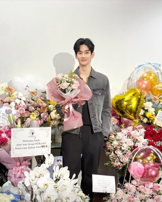 Kim Soo-hyun Returns to the Stage for the First Time in 17 Months, and Indonesian Fans Were in Tears