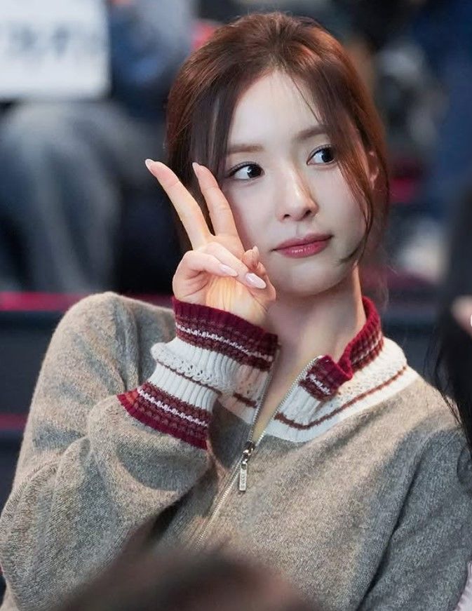 Shin Se-kyung linked to L'ARBRE 27, a Gangnam complex where penthouses start at 40 billion won