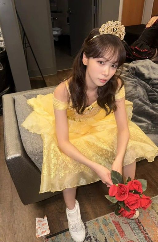 Kim Chaewon Posted Belle Photos, Said 'Prince? I Don't Need One'