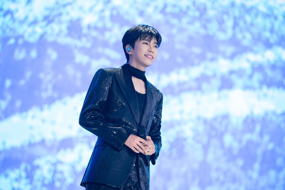 Im Young-woong Hits 1 Million Fans at His 10th Anniversary Stadium Concert