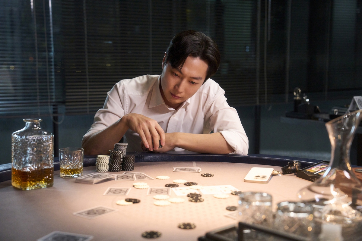 Byun Yo-han Lost 10kg and Wrecked His Voice for Tazza: Song of Beelzebub