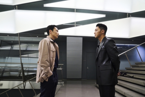 Byun Yo-han Lost 10kg and Wrecked His Voice for Tazza: Song of Beelzebub