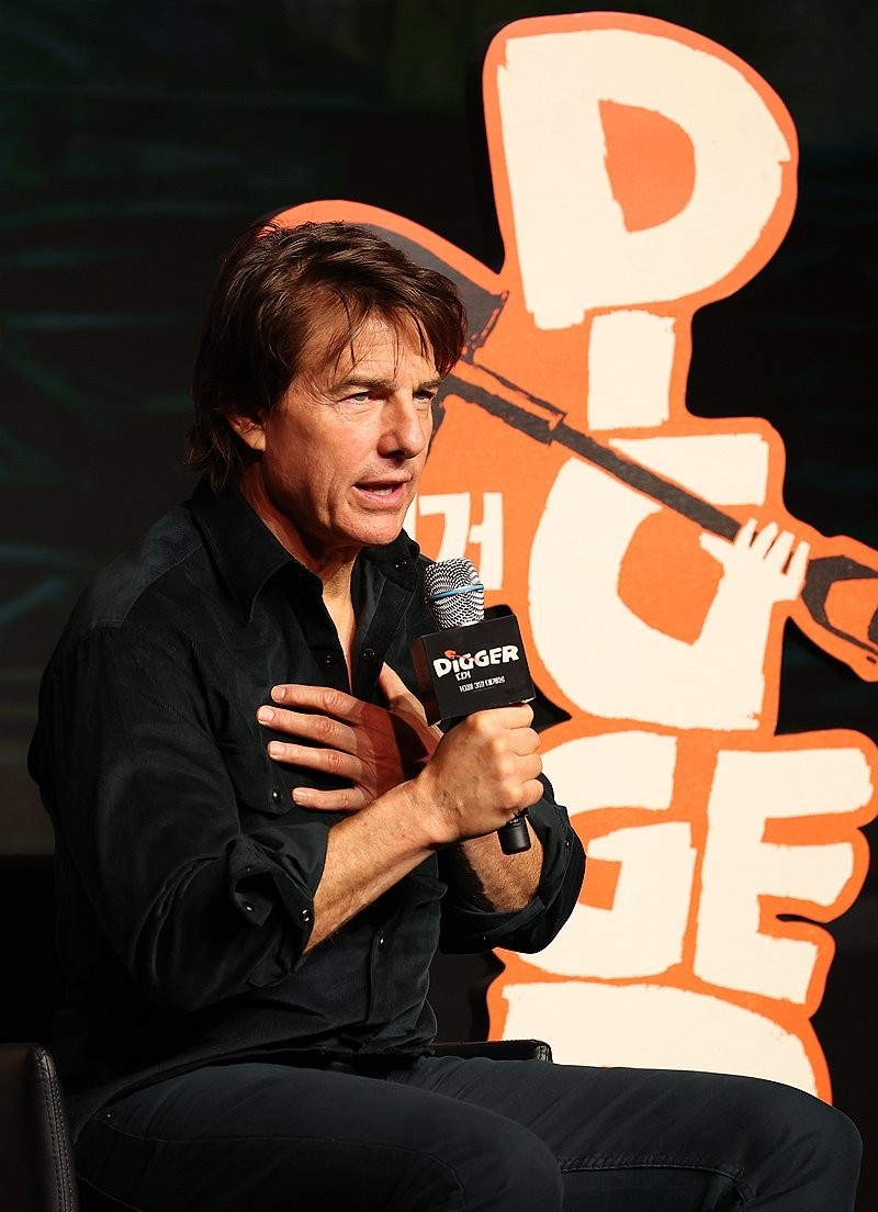 Tom Cruise Makes His 13th Korea Visit Unrecognizable as a Greedy Oil Tycoon