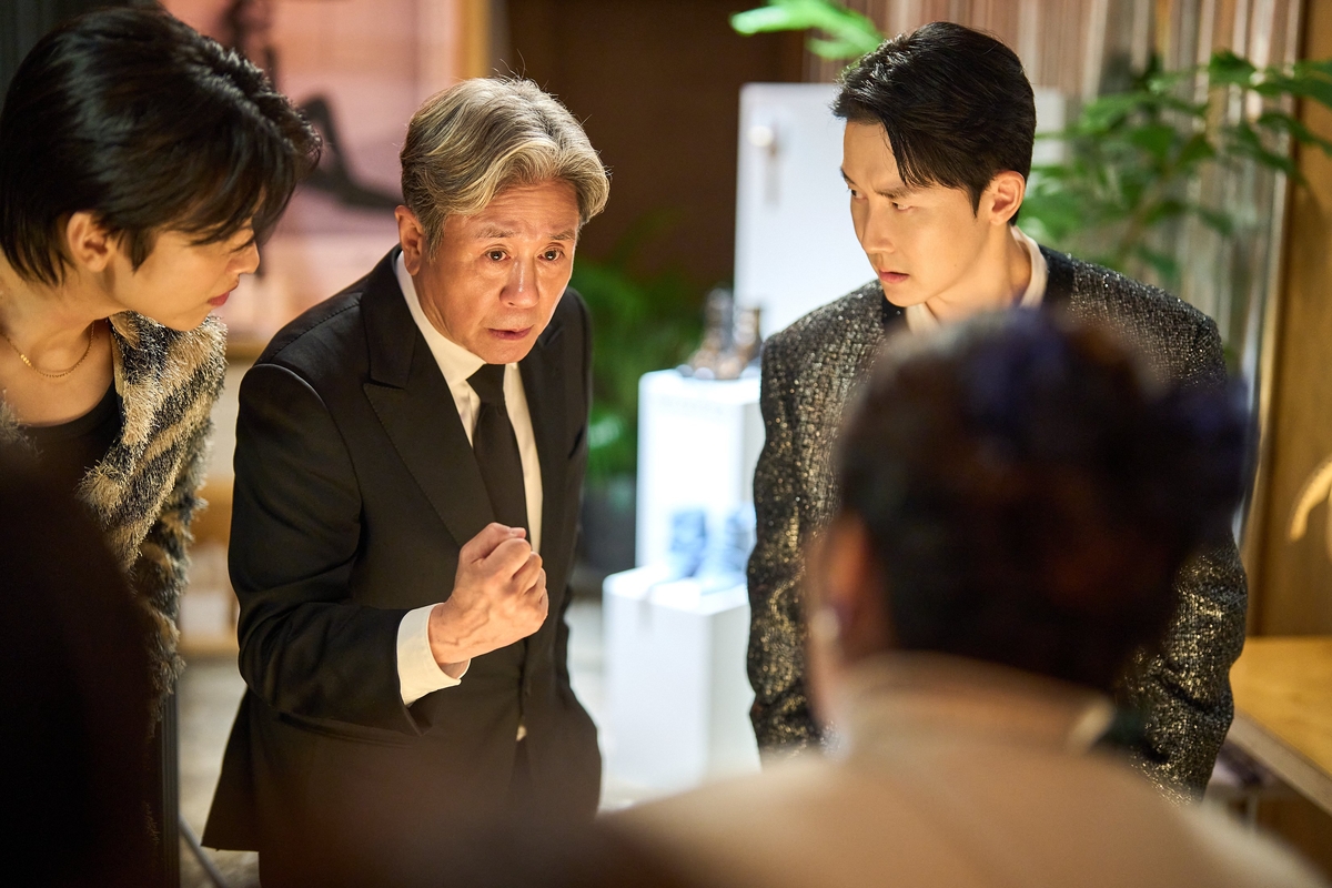 Choi Min-sik and Han So-hee's Korean Remake of The Intern Opens September 16