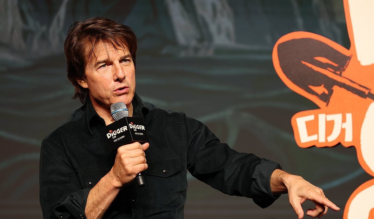 Tom Cruise Makes His 13th Korea Visit Unrecognizable as a Greedy Oil Tycoon