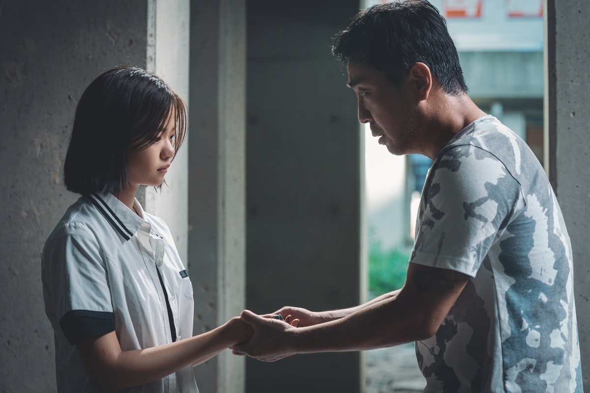 From stardom to struggle: Ryu Seung-ryong's journey in 'Bi-gwang'