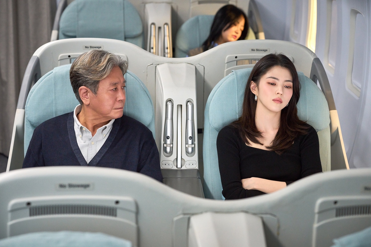 Choi Min-sik and Han So-hee's Korean Remake of The Intern Opens September 16