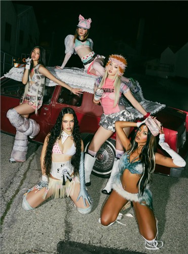 KATSEYE Hits No. 1 on the Billboard 200 with 'WILD', Becoming the 4th Girl Group to Top the Chart Since 2020