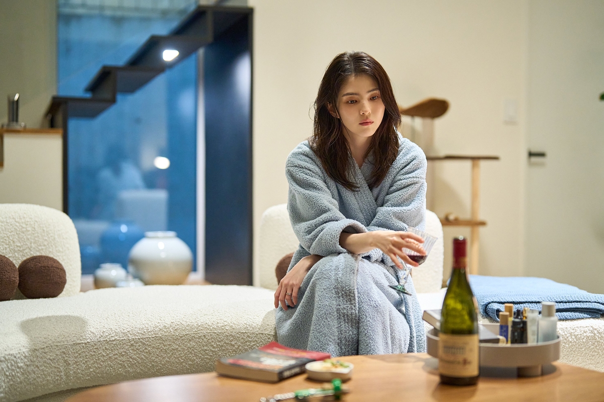 Choi Min-sik and Han So-hee's Korean Remake of The Intern Opens September 16