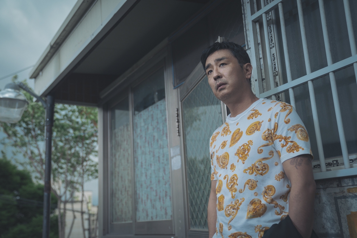 From stardom to struggle: Ryu Seung-ryong's journey in 'Bi-gwang'