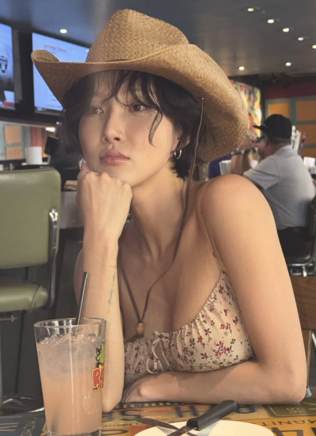 MAMAMOO's Hwasa Goes Full Western in Texas and Fans Can't Handle It