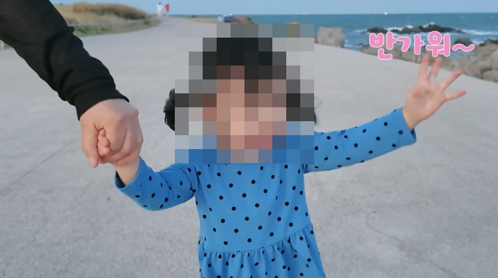 Park Soo-hong's Family Vlog Reignites Debate 19 Days After Flight Delay Apology