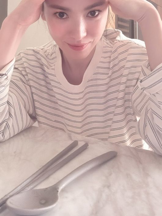 Song Hye-kyo Marks Liberation Day With a Selfie, and a 15-Year Commitment to Korean Independence History