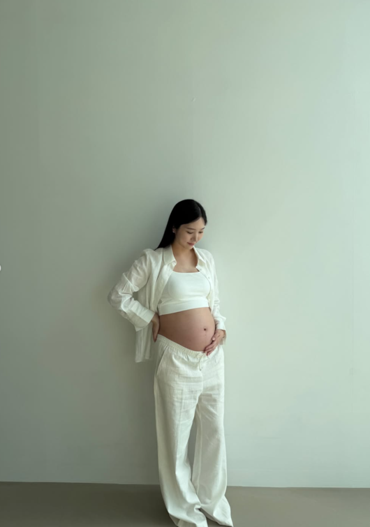 Hong Yugyeong Left Apink in 2013: Now She's Weeks Away From Giving Birth