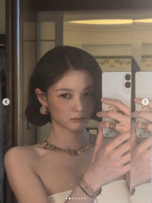 Kim Yoo-jung's Bare-Shoulder Dress Photos Sit Oddly Beside Her Two-Week Fasting Story