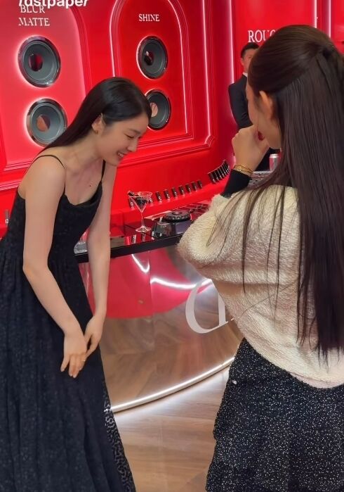 Kim Yuna and NewJeans' Haerin Share a Warm Moment at Dior Beauty Event