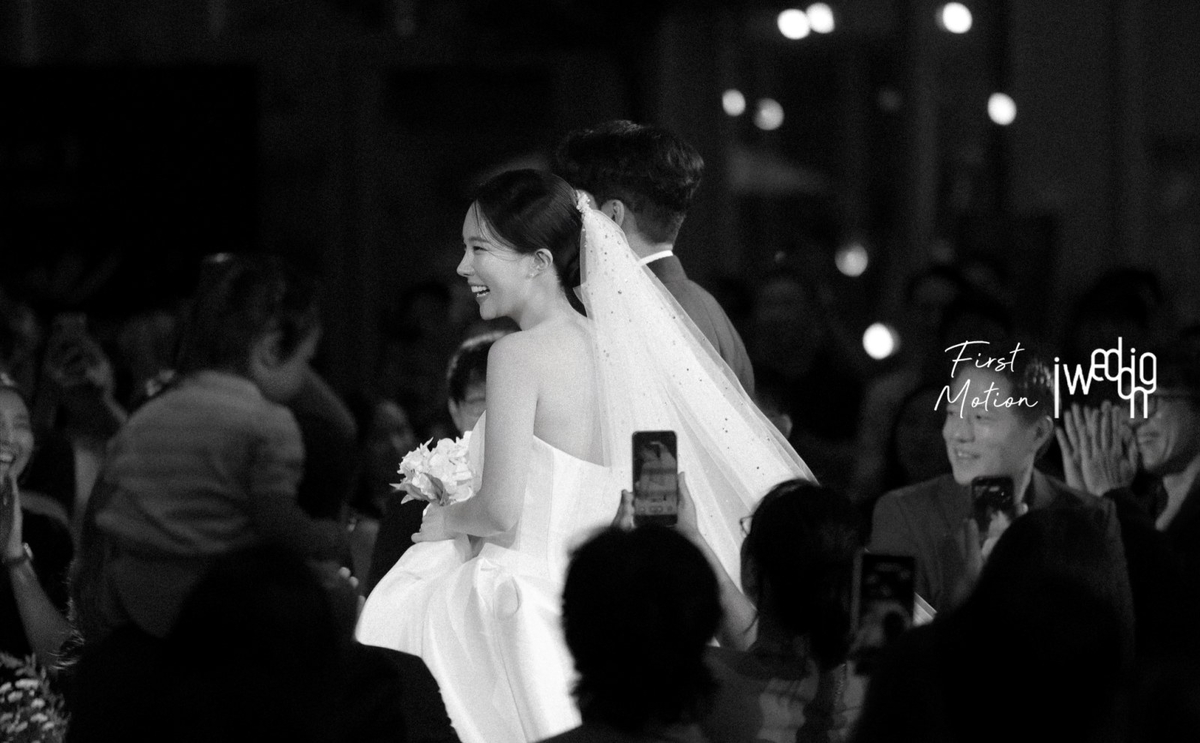 Kim Nahee Weds in 1,000-Guest Ceremony with Lee Chanwon and Song Gain by Her Side