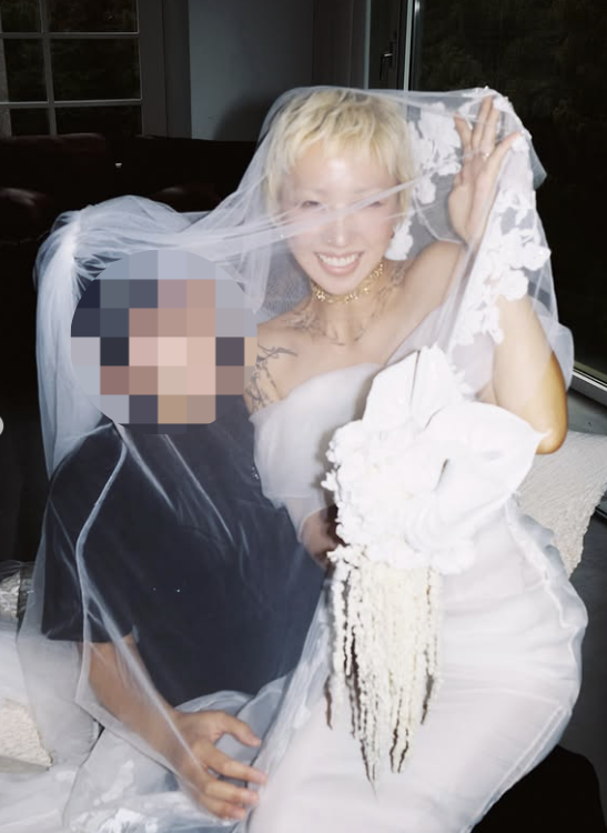 Kill It Winner Kim Na-ra Shares ELIE SAAB x H&M Bridal Photos 10 Days Before Wedding