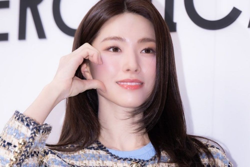 Ha Young's Apology Draws Likes From Her Directors, and That's Made Things Worse