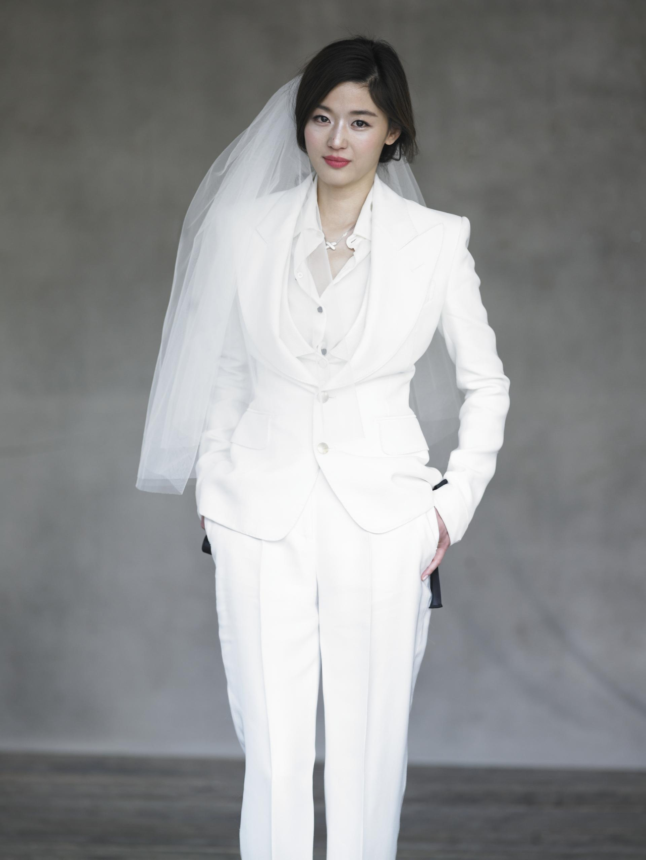 Photographer Releases Unseen Jeon Ji-hyun Wedding Portraits From 2012 Elle Shoot