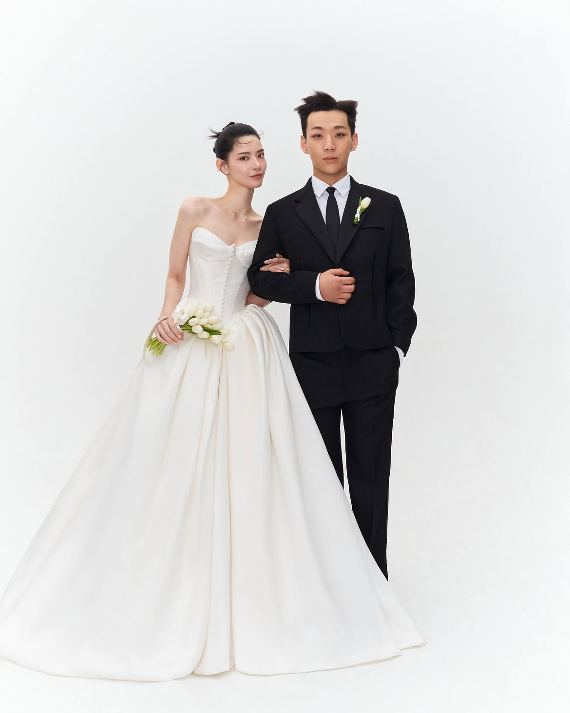 Rapper Yang Hong-won Marries Won Hyun-ju Two Years After Daughter's Birth