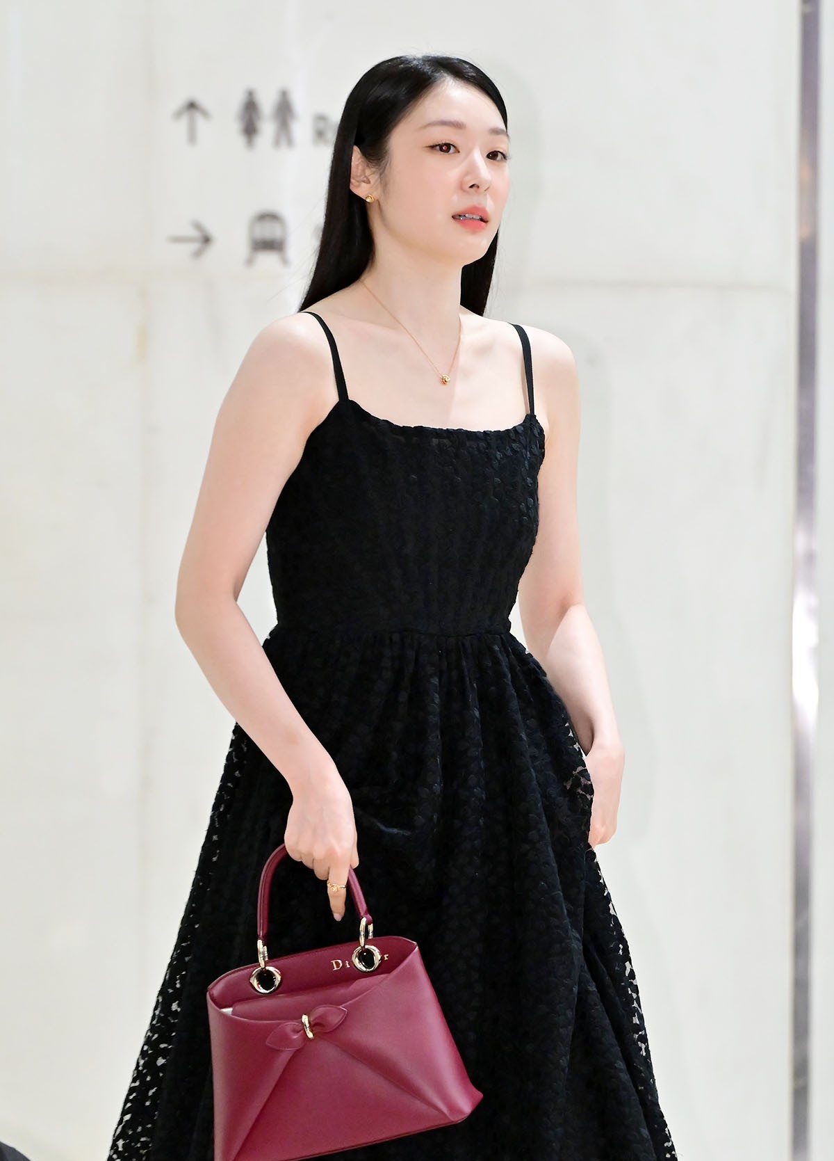 Kim Yuna and NewJeans' Haerin Share a Warm Moment at Dior Beauty Event