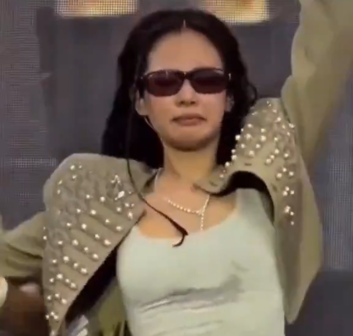 BLACKPINK's Jennie Fights Through Tears at Summer Sonic 2026 After Equipment Failures