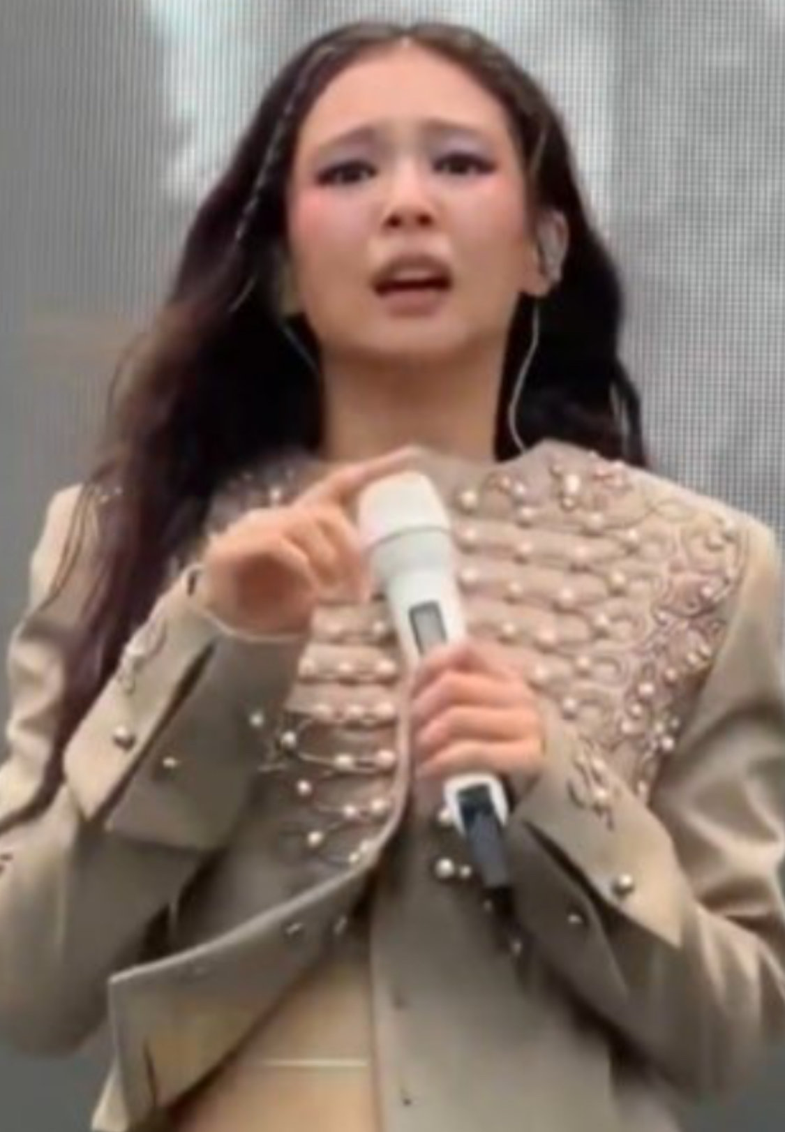 BLACKPINK's Jennie Fights Through Tears at Summer Sonic 2026 After Equipment Failures