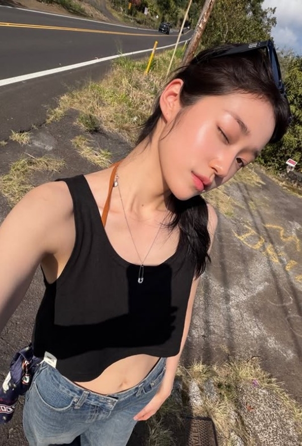 Noh Yoon-seo Drops 3 Hawaii Photo Sets Before Netflix Drama Donggung