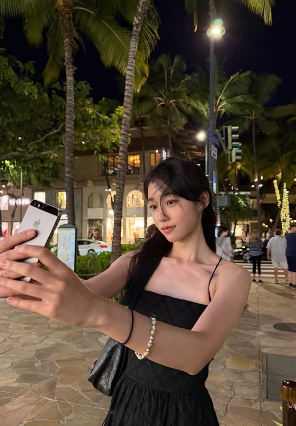 Noh Yoon-seo Drops 3 Hawaii Photo Sets Before Netflix Drama Donggung