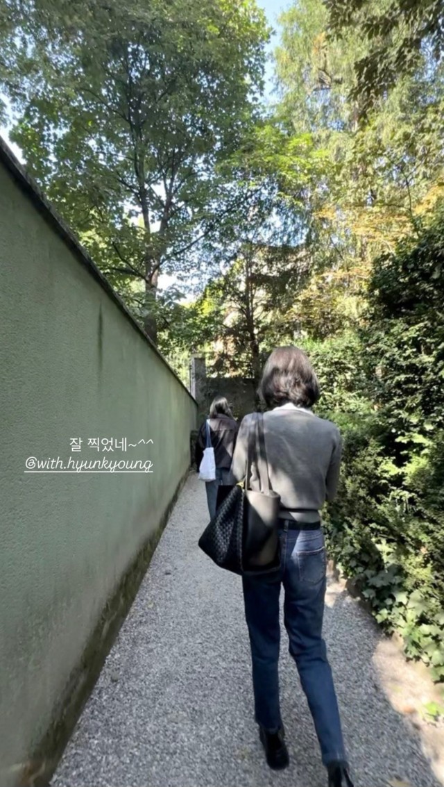 Song Hye-kyo Approved Her Own Photo With One Dry Caption