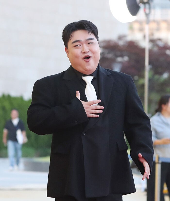 Kim Gyuwon's Quiet Act of Care for a Wheelchair-Using Student Surfaces Years Later