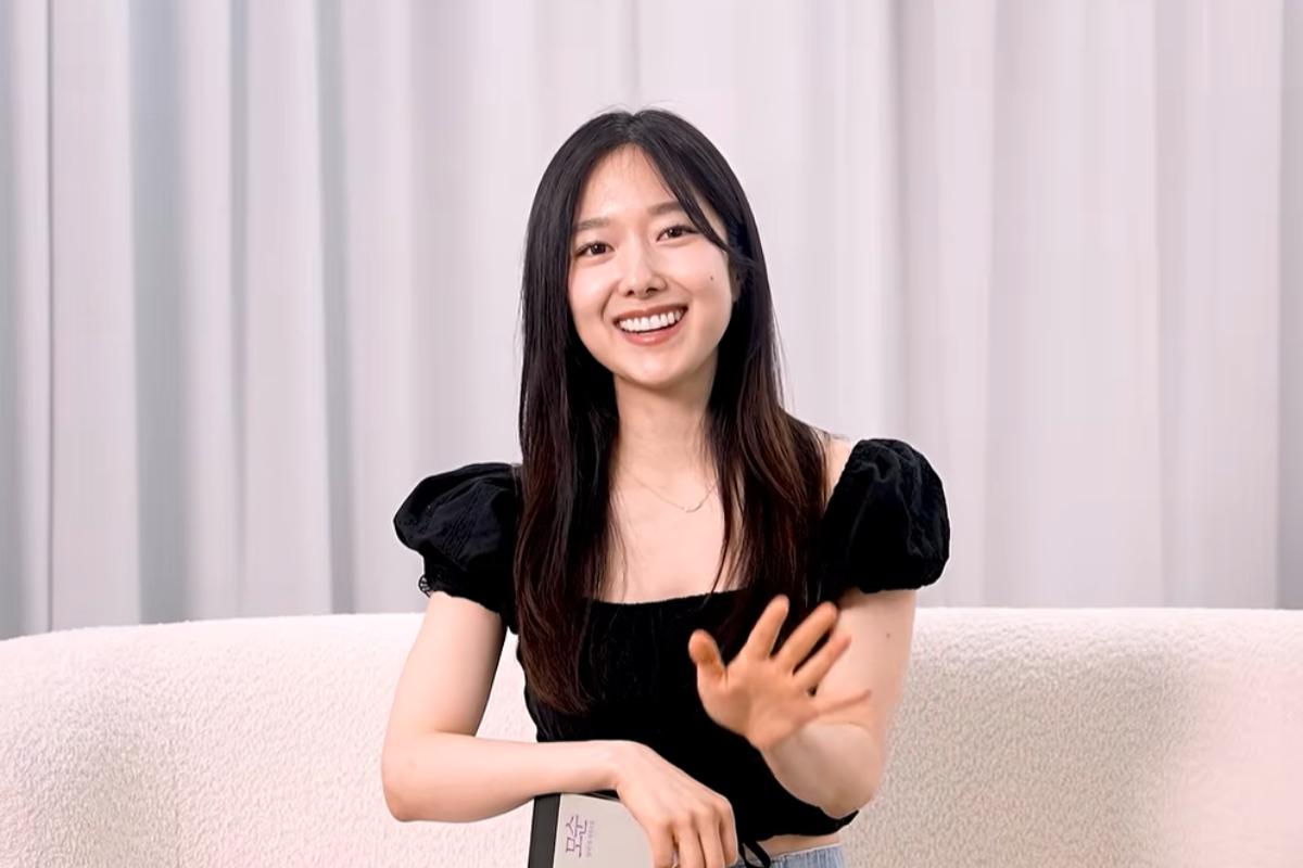 Lee Hye-sung, Four Years After Jun Hyun-moo Split, Calls Staying Single a Valid Choice