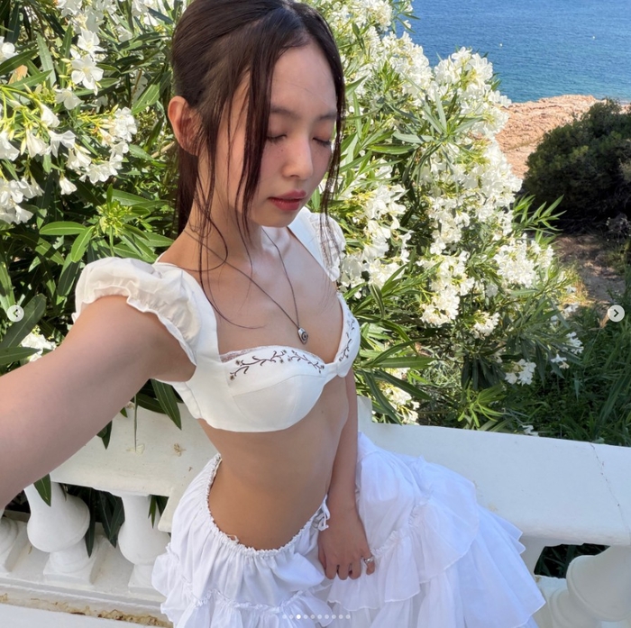 BLACKPINK's Jennie Drops Mediterranean MV Shoot Photos and Fans Can't Look Away
